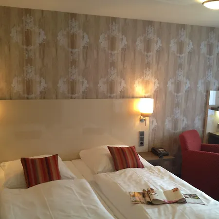 Romantisches Menzhausen فندق أوسلار