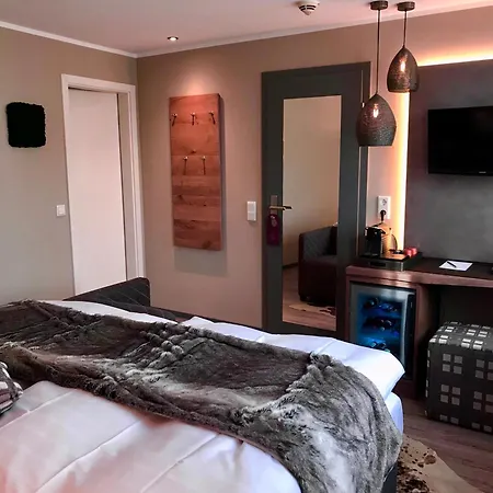 Otel Romantisches Menzhausen 4*