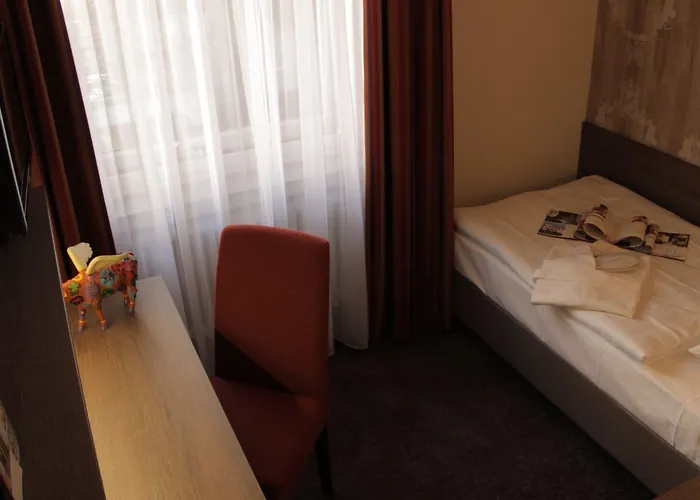 Romantisches Menzhausen ホテル ウスラー